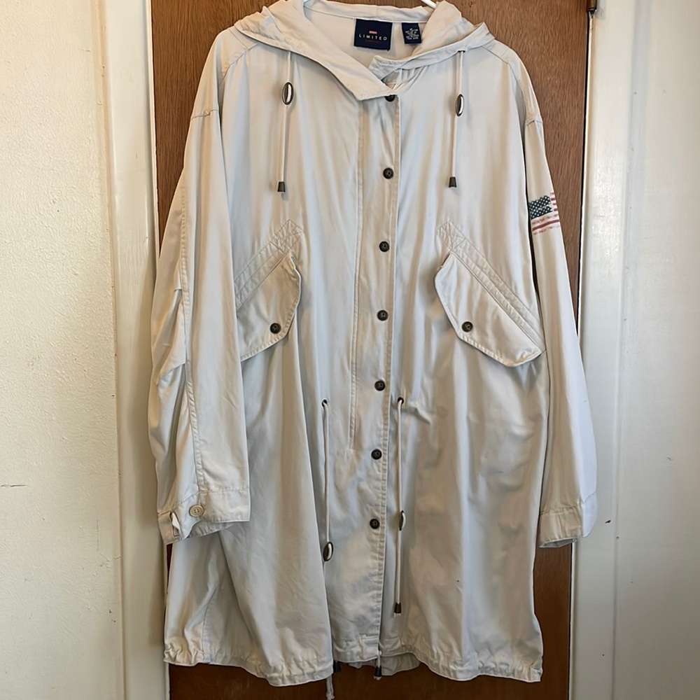 Limited America 🇺🇸 Sz M Woman’s Car Length Hoodie Coat